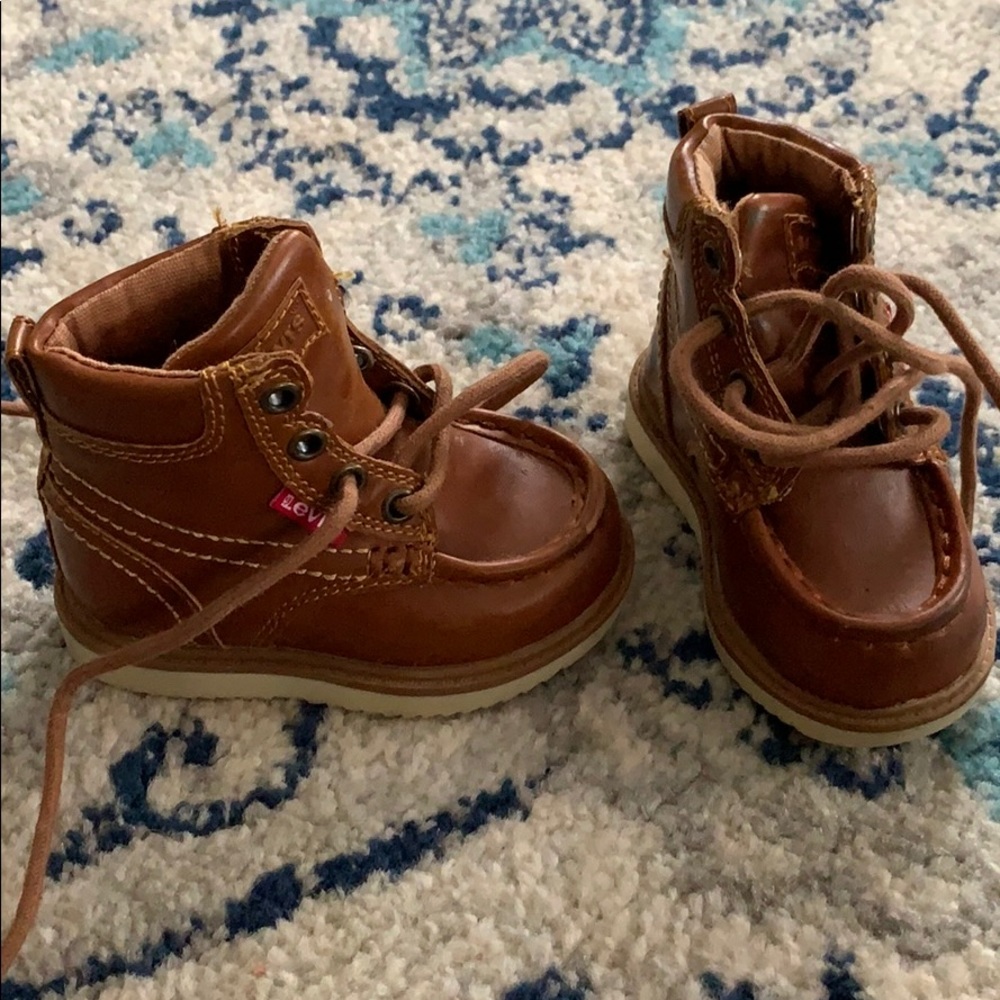 Levi boots